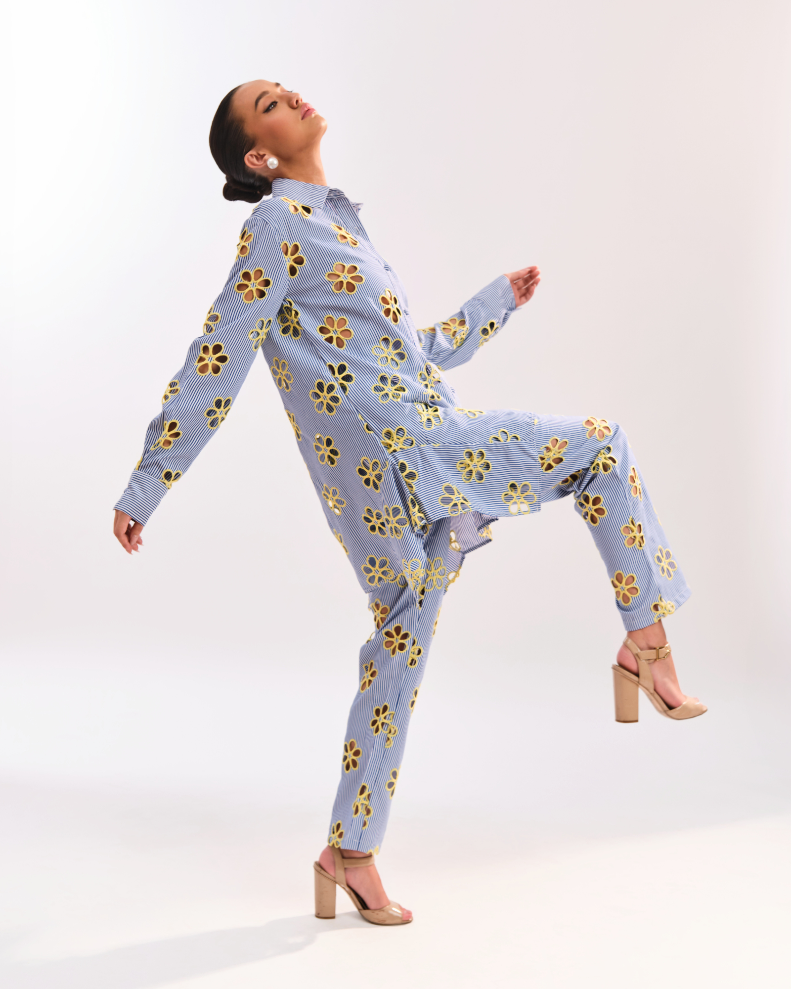 SOL FLOWER CUT SHIRT