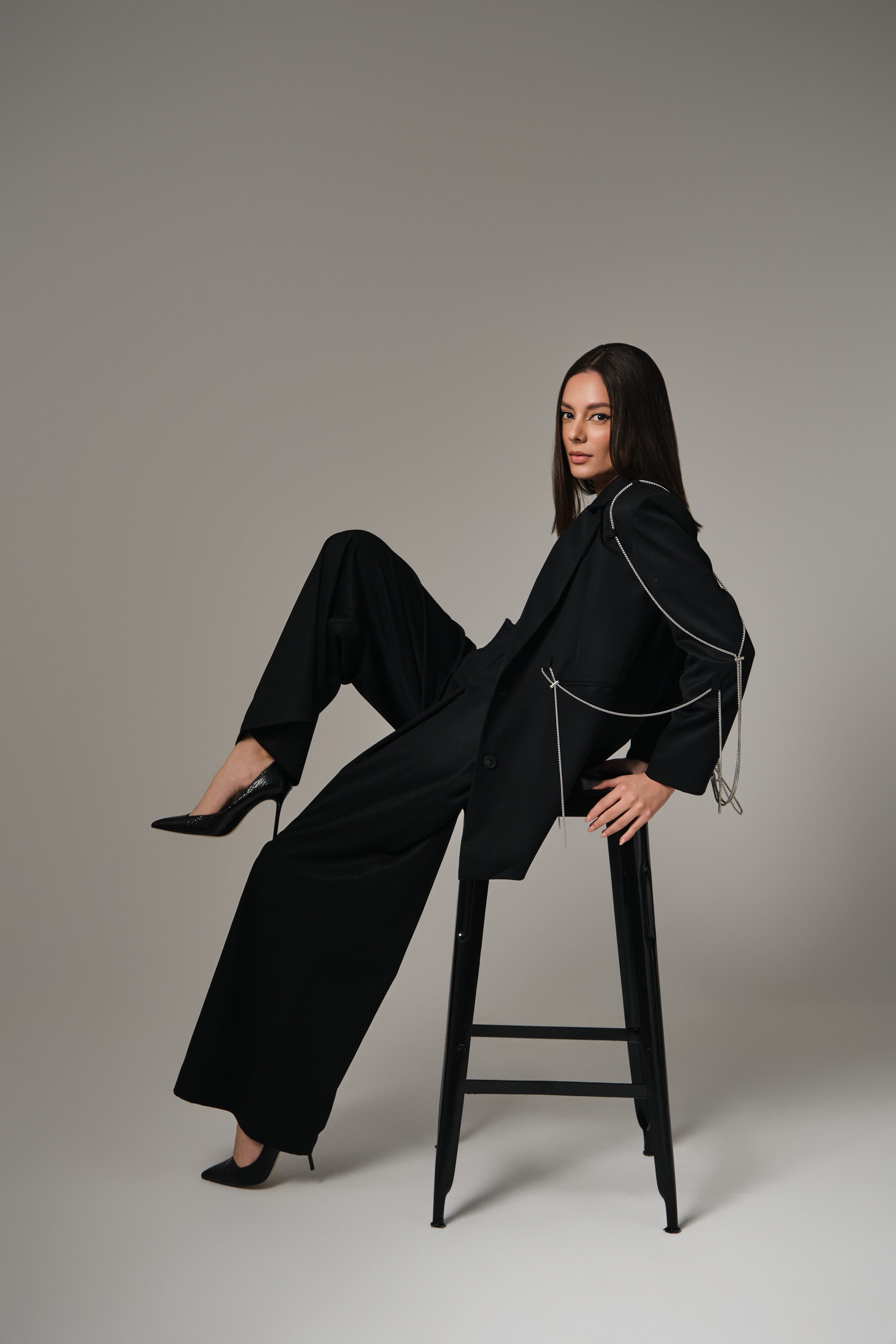 QUINN CHAIN BLAZER & PANTS