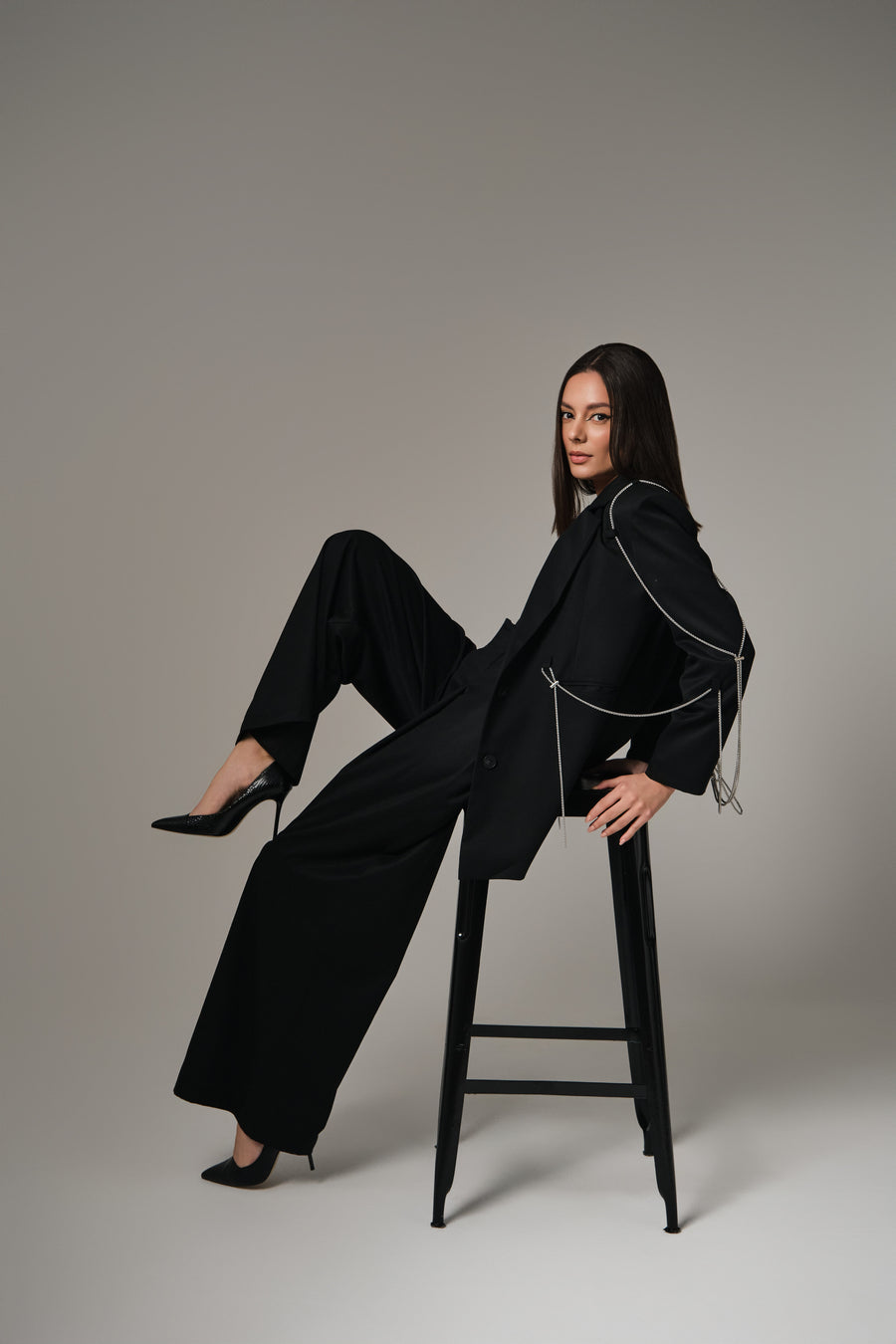 QUINN CHAIN BLAZER & PANTS