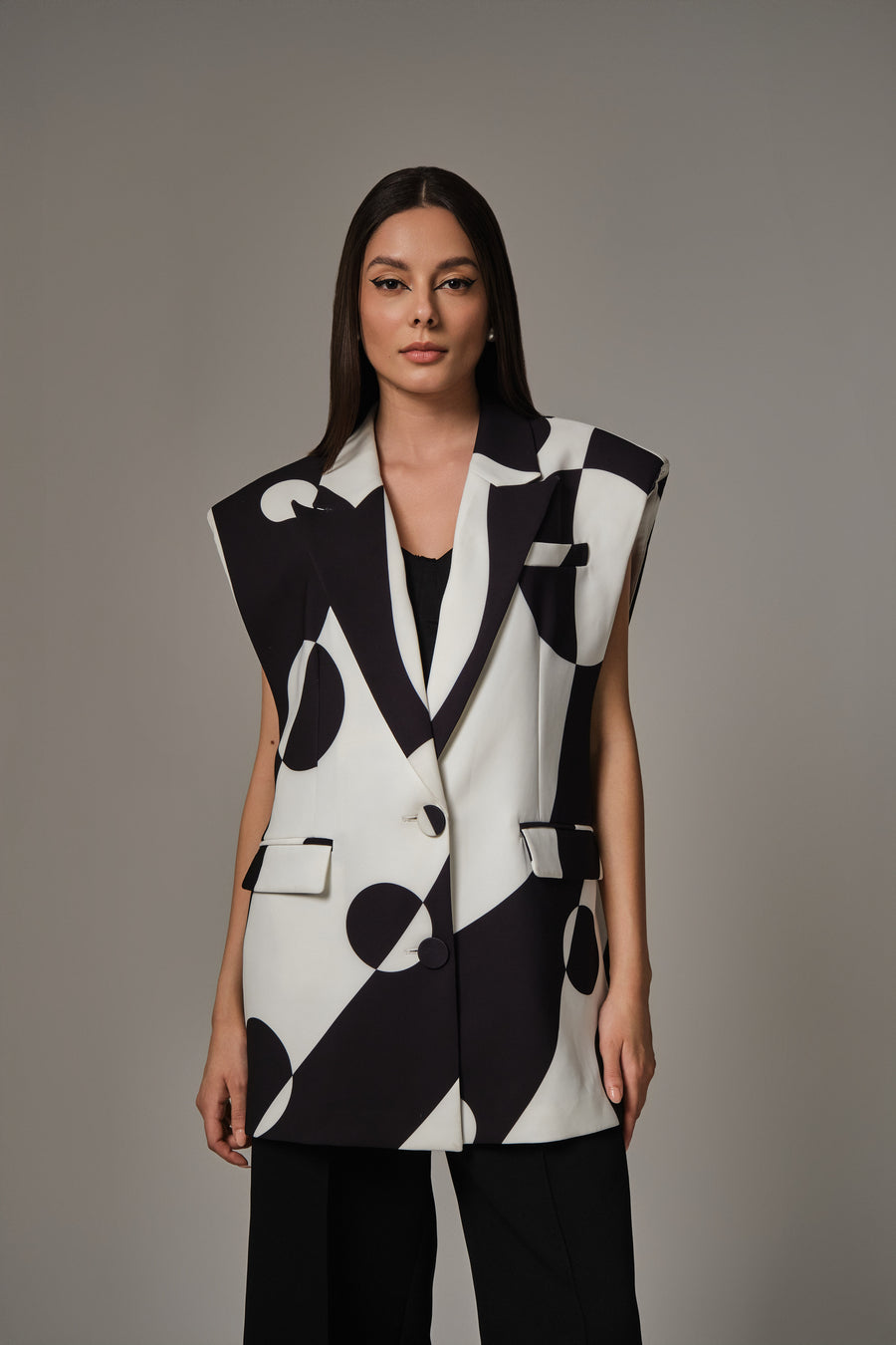 DAIRINE SLEEVELES BLAZER