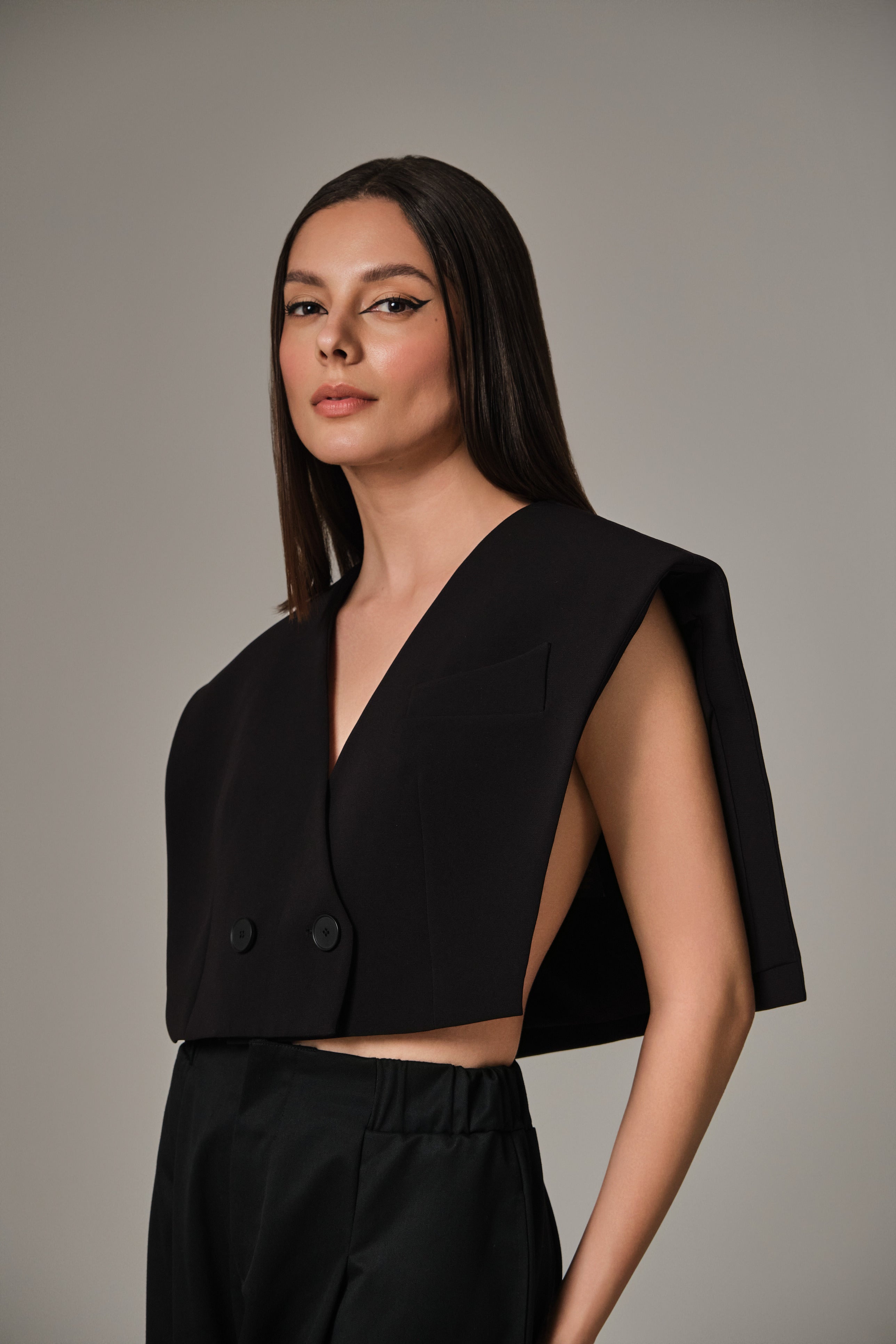 GENEVIEVE CROPPED BLAZER CAPE